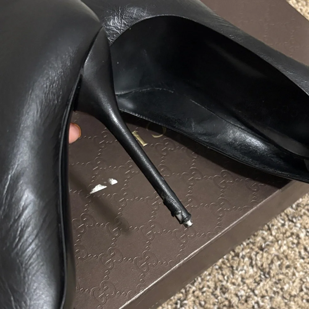Gucci Classic Black Leather Heels - Picture 10 of 10